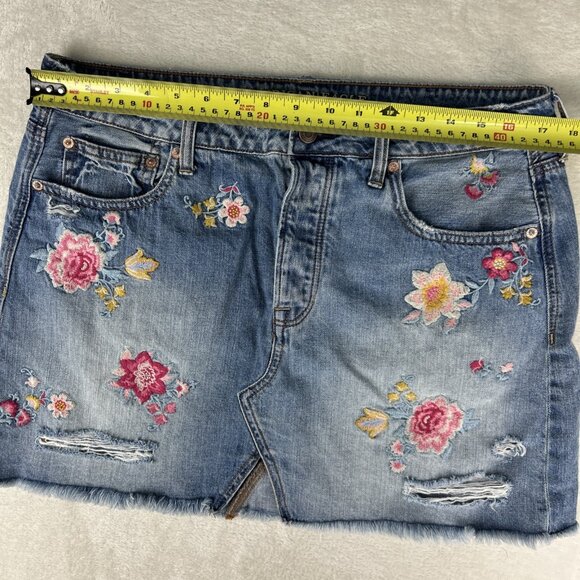 American Eagle Outfitters Denim Skirt Women 14 Distressed Embroidered Flowers - Picture 6 of 11